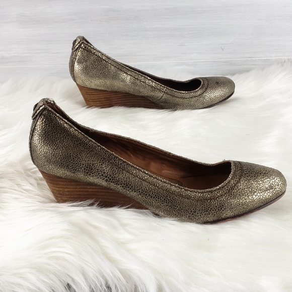 Calvin Klein Jeans Jayleen Gold Leather Wedge - Picture 3 of 12